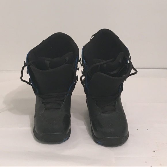 atomic snowboard boots